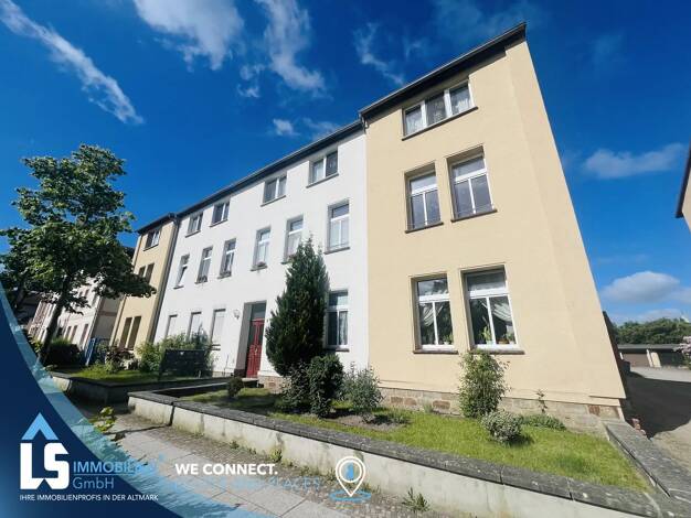Wohnung zur Miete 350 € 2 Zimmer 81,8 m² 1. Geschoss Bahnhofsallee 2 Osterburg Osterburg (Altmark) 39606