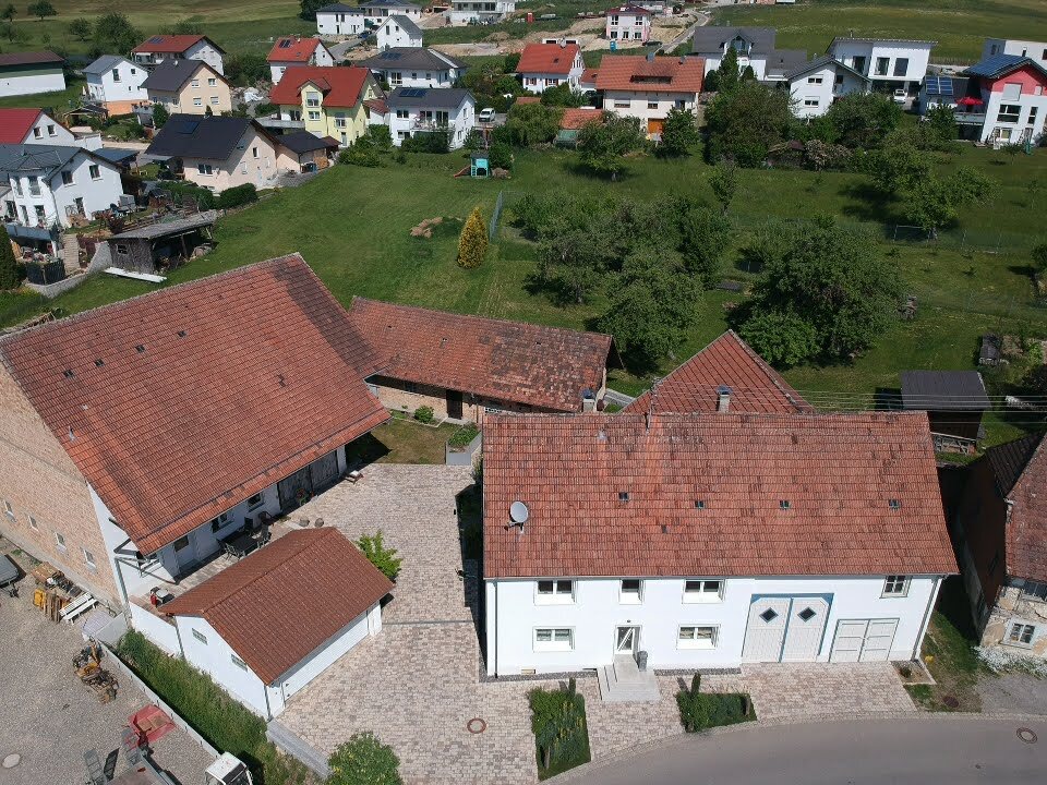 Bauernhaus zur Miete 1.700 € 4 Zimmer 140 m²<br/>Wohnfläche 3.000 m²<br/>Grundstück ab sofort<br/>Verfügbarkeit Schloßstraße 35 Mühlingen Mühlingen 78357