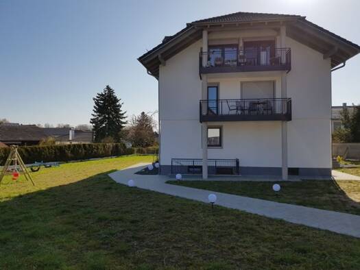 Wohnung zur Miete 950 € 4 Zimmer 117 m² Geschoss 1/3 frei ab 01.07.2026 Langquaid 84085