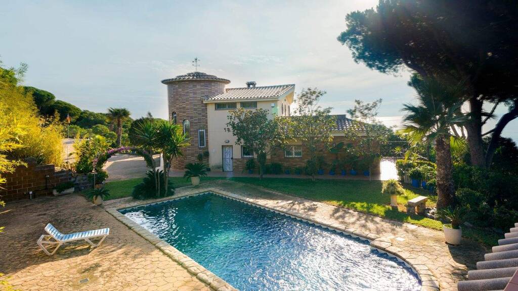 Einfamilienhaus zum Kauf provisionsfrei 1.200.000 € 7 Zimmer 518 m² 35.469 m² Grundstück Sant Pol de Mar 08395