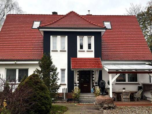 Einfamilienhaus zum Kauf 498.000 € 9 Zimmer 240 m² 1.150 m² Grundstück Bützow 18246