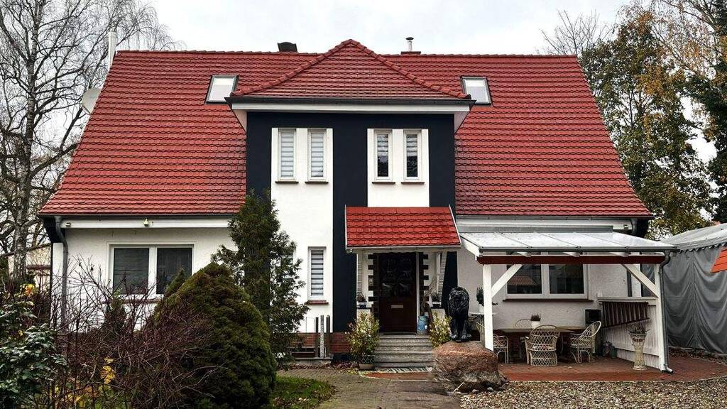 Einfamilienhaus zum Kauf 498.000 € 9 Zimmer 240 m² 1.150 m² Grundstück Bützow 18246