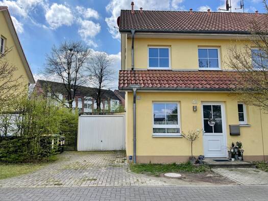 Doppelhaushälfte zur Miete 900 € 4 Zimmer 104 m² frei ab 01.05.2026 Mozartstraße Bergen 29303