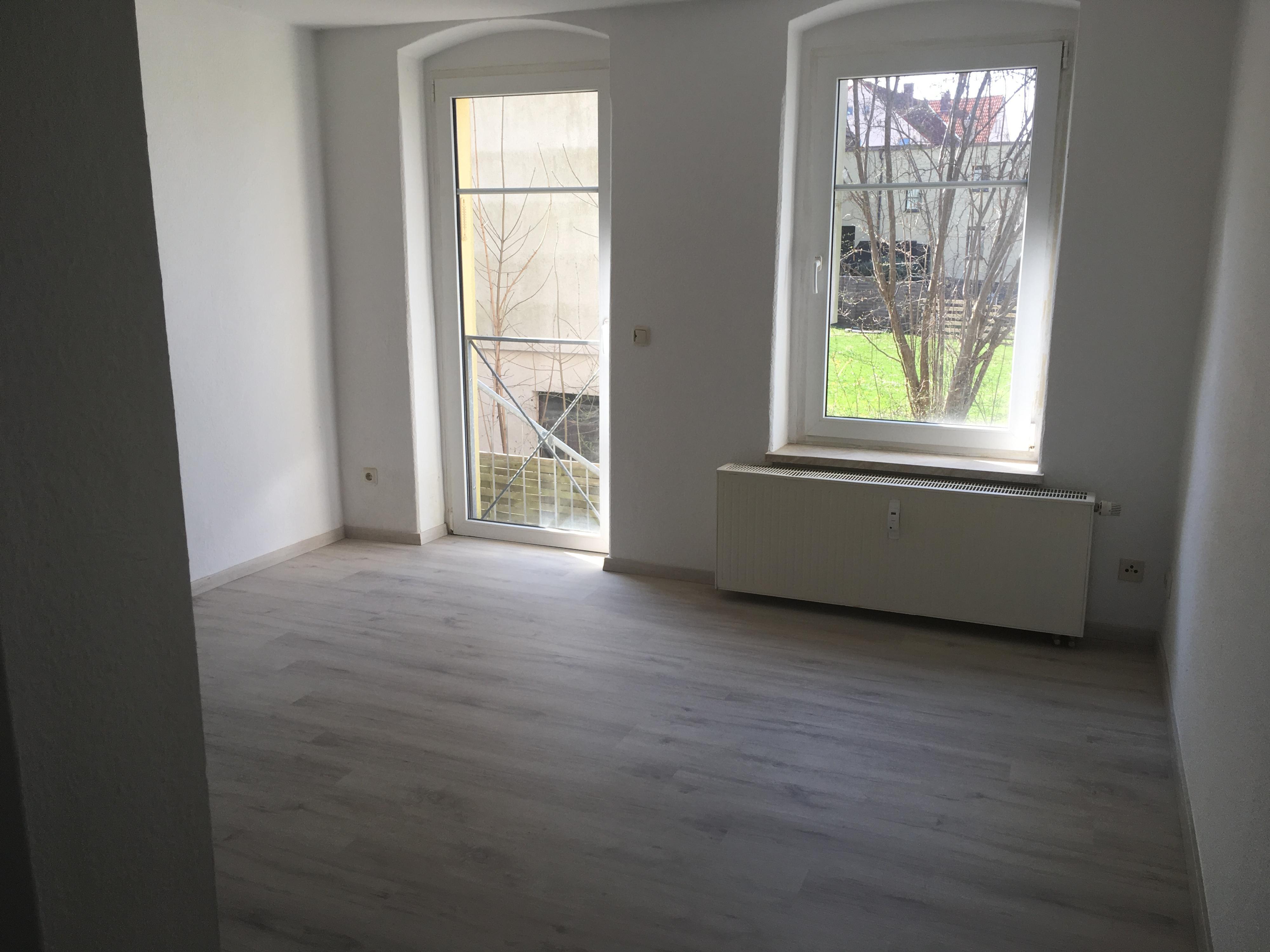 Wohnung zur Miete 415 € 3 Zimmer 75 m²<br/>Wohnfläche 1.<br/>Geschoss ab sofort<br/>Verfügbarkeit Kurze Straße 1 Wilhelmshöhe Reinsdorf 08114