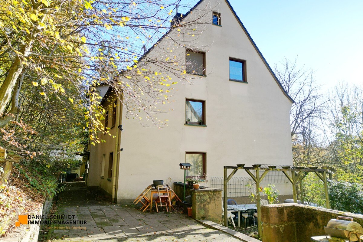 Mehrfamilienhaus zum Kauf 349.000 € 12 Zimmer 323 m²<br/>Wohnfläche 567 m²<br/>Grundstück Becke Gummersbach 51647