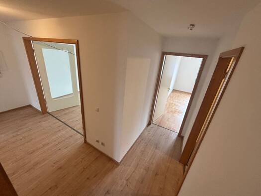 Wohnung zur Miete 1.080 € 3 Zimmer 89 m² Geschoss 2/4 frei ab sofort Waldkraiburg 84478