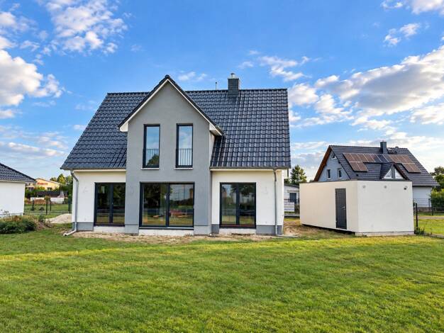 Einfamilienhaus zum Kauf - Erstbezug provisionsfrei 389.900 € 5 Zimmer 151 m² 980 m² Grundstück Ponnsdorfer Weg 4 Münchhausen Sonnewalde 03249