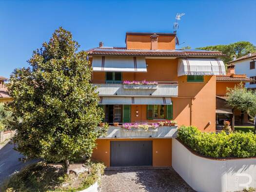 Haus zum Kauf 650.000 € 4 Zimmer 330 m² 350 m² Grundstück frei ab sofort Bucine