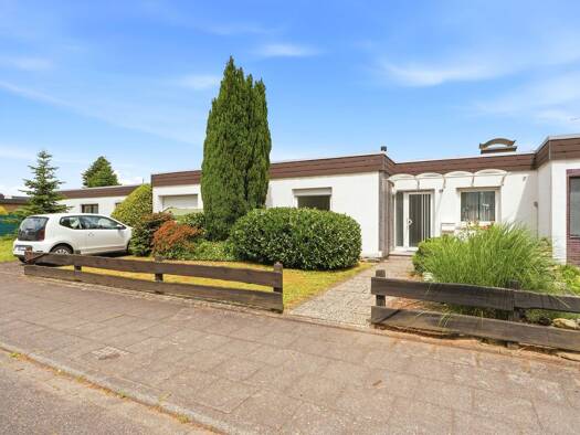 Bungalow zum Kauf 495.000 € 4 Zimmer 109,5 m² 325 m² Grundstück frei ab sofort Pfauenstraße 19 Delhoven Dormagen 41540