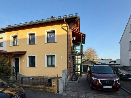 Doppelhaushälfte zum Kauf 699.000 € 8 Zimmer 175 m² 524 m² Grundstück frei ab 15.10.2026 Flörsheim 65439