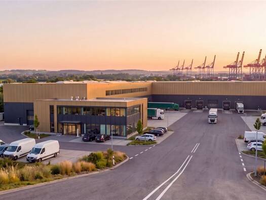 Halle/Industriefläche zur Miete provisionsfrei 7.660 m² Lagerfläche teilbar ab 1.267 m² Überseehafen Bremerhaven 27580