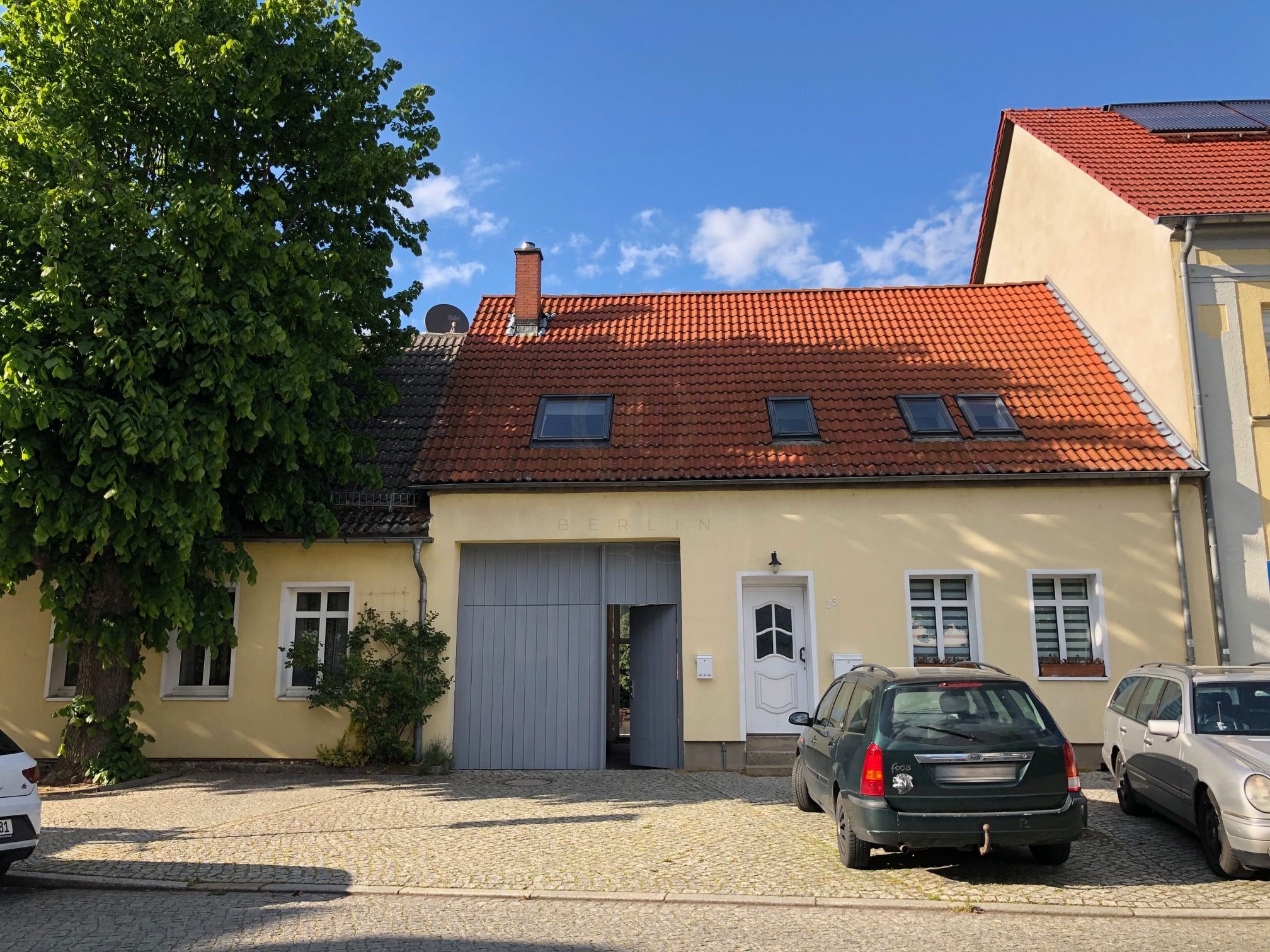 Haus zum Kauf 349.900 € 8 Zimmer 210 m²<br/>Wohnfläche 3.320 m²<br/>Grundstück Berliner Straße 10 Golßen Golßen 15938