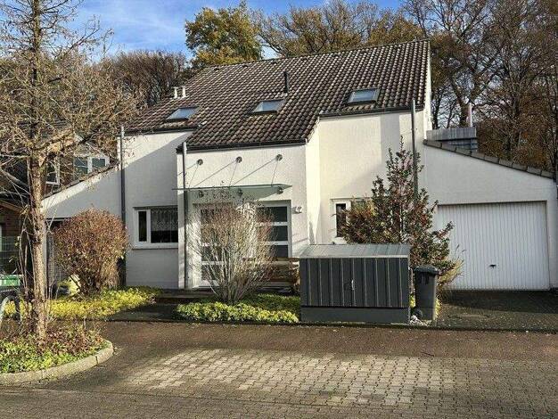 Mehrfamilienhaus zum Kauf provisionsfrei 900.000 € 5,5 Zimmer 191 m² 635 m² Grundstück frei ab 01.01.2026 Reusrath Langenfeld 40764