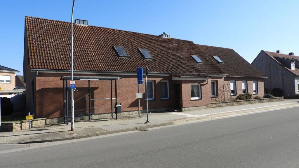 Mehrfamilienhaus zum Kauf 295.000 € 10 Zimmer 307 m² 864 m² Grundstück frei ab 01.05.2026 Wittingen 29378