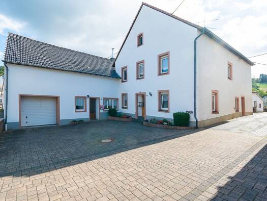 Haus zum Kauf 199.000 € 11 Zimmer 283 m² 1.005 m² Grundstück Rockeskyll 54570