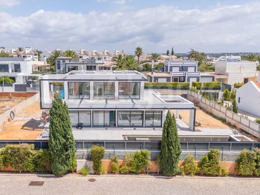 Haus zum Kauf 1.800.000 € 280 m² 1.008 m² Grundstück Lagoa e Carvoeiro 8400