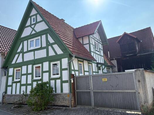 Einfamilienhaus zur Miete 850 € 7 Zimmer 110 m² 200 m² Grundstück frei ab 01.10.2026 Saal Saal a.d.Saale 97633