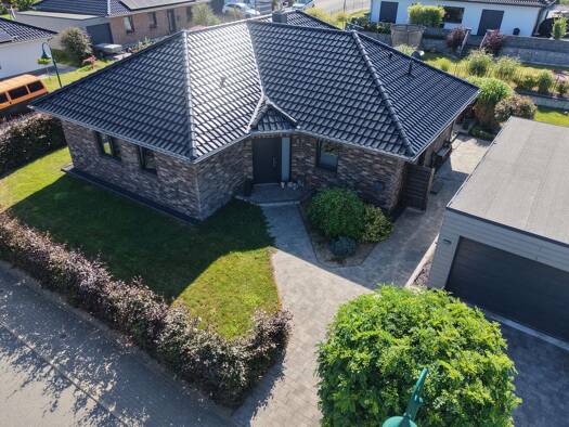 Bungalow zum Kauf 425.000 € 5 Zimmer 135 m² 724 m² Grundstück Zarrentin Zarrentin am Schaalsee 19246