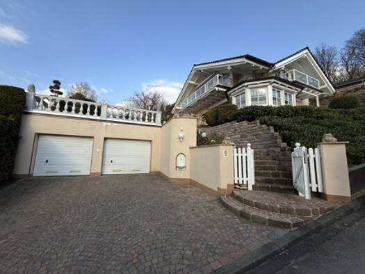 Villa zum Kauf 849.000 € 4 Zimmer 170 m² 641 m² Grundstück Amecke Sundern (Sauerland) 59846