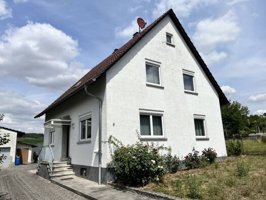 Einfamilienhaus zum Kauf 210.000 € 7 Zimmer 156 m² 791 m² Grundstück Impfingen Tauberbischofsheim 97941