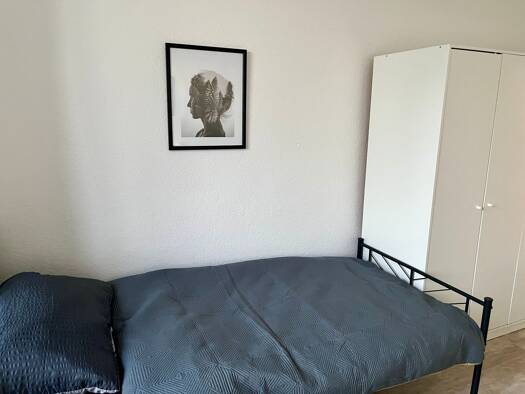 WG-Zimmer zur Miete 300 € 25 m² frei ab sofort Spandau Berlin 13585