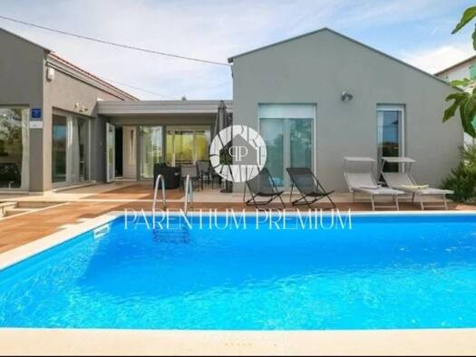 Haus zum Kauf 420.000 € 3 Zimmer 147 m² Valkarin