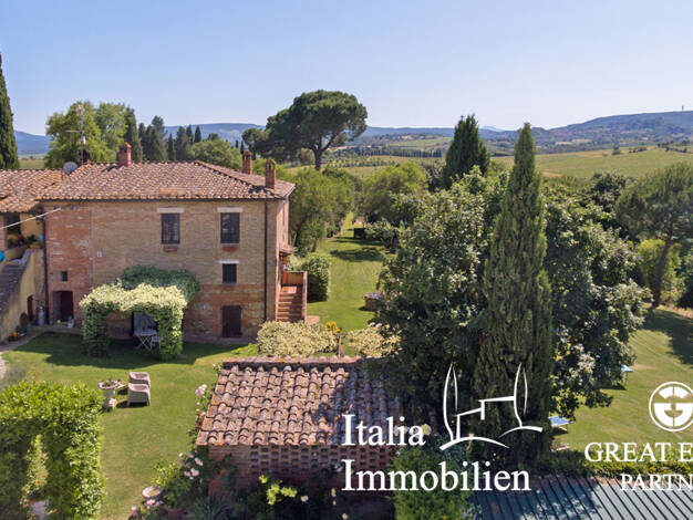 Bauernhaus zum Kauf 1.050.000 € 23 Zimmer 390 m² 7.000 m² Grundstück Montepulciano 53045