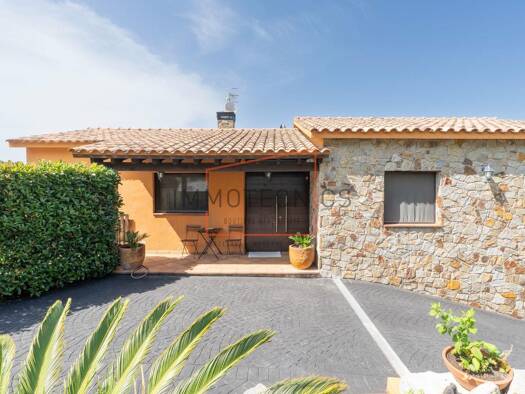 Haus zum Kauf 650.000 € 400 m² 1.300 m² Grundstück Vilanova del Valles 08410