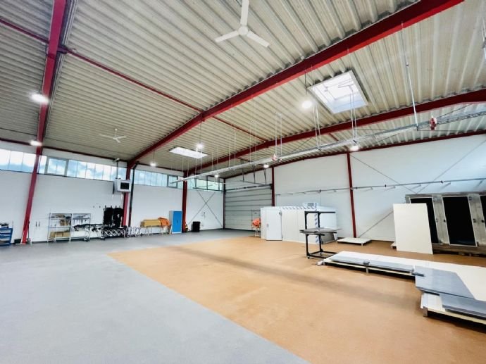 Lagerhalle zur Miete 4.950 € 735 m²<br/>Lagerfläche ab 735 m²<br/>Teilbarkeit Marienkirche Oberhausen 46047