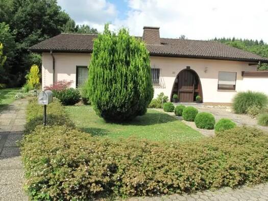 Einfamilienhaus zur Miete 1.475 € 6 Zimmer 174 m² 1.471 m² Grundstück frei ab 01.10.2026 Könen Konz 54329