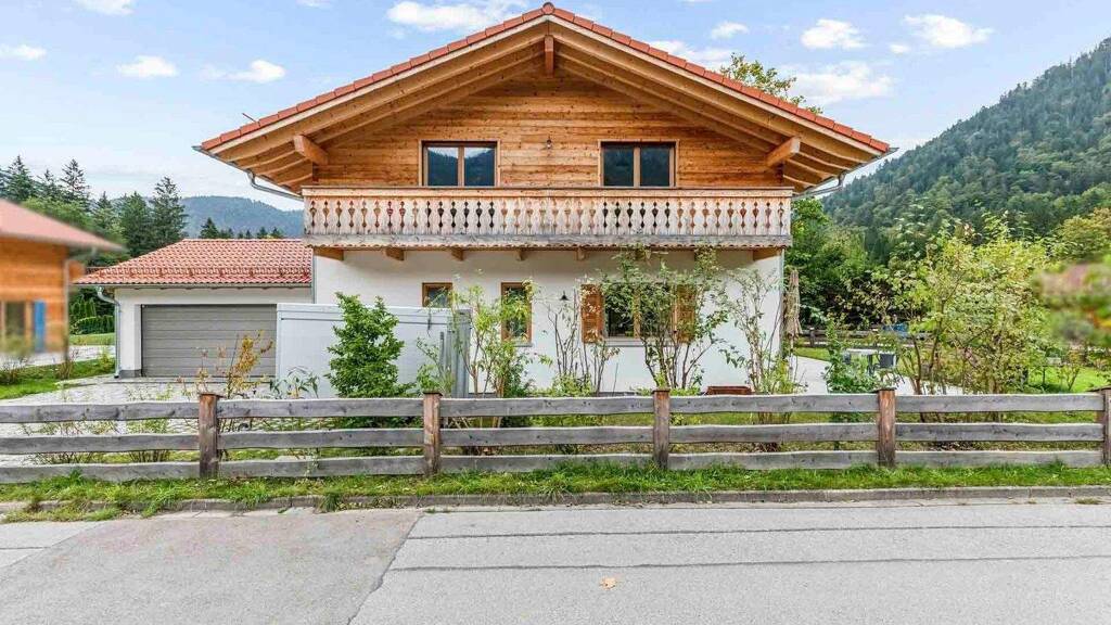 Sonstiges zum Kauf als Kapitalanlage geeignet 2.320.000 € 4 Zimmer 207,6 m² 990 m² Grundstück Neuhaus Schliersee 83727