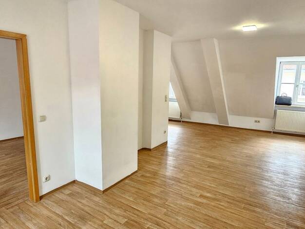 Wohnung zur Miete 525 € 2 Zimmer 58 m² frei ab sofort Untere Nabburger Straße 25 Amberg Amberg 92224