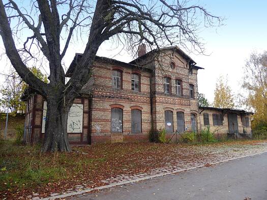 Mehrfamilienhaus zum Kauf 19.000 € 363 m² 1.386 m² Grundstück Alte Bahnhofstraße Mehringen Aschersleben 06449