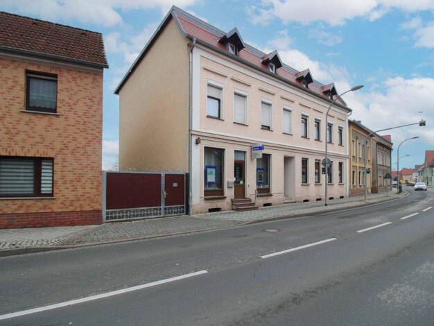 Mehrfamilienhaus zum Kauf als Kapitalanlage geeignet 255.000 € 10 Zimmer 251 m² 922,2 m² Grundstück Redekin Jerichow 39319