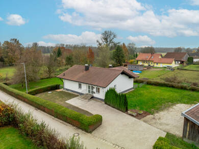 Bungalow zum Kauf 399.000 € 7 Zimmer 165 m² 1.148 m² Grundstück Würding Bad Füssing 94072