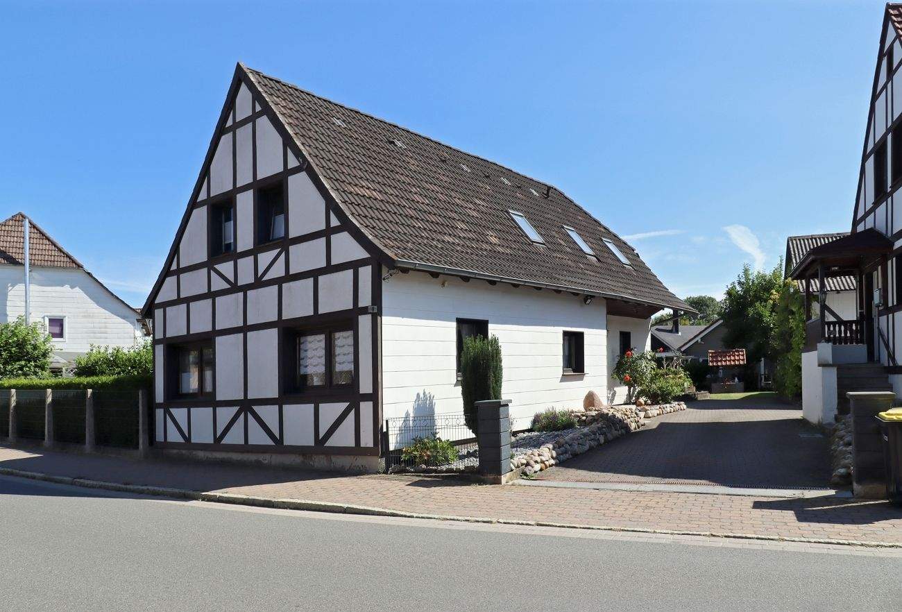 Immobilie in Springe - Ein Konzept - Zwei Einfamilienhäuser auf einem Grundstück - Bild 1