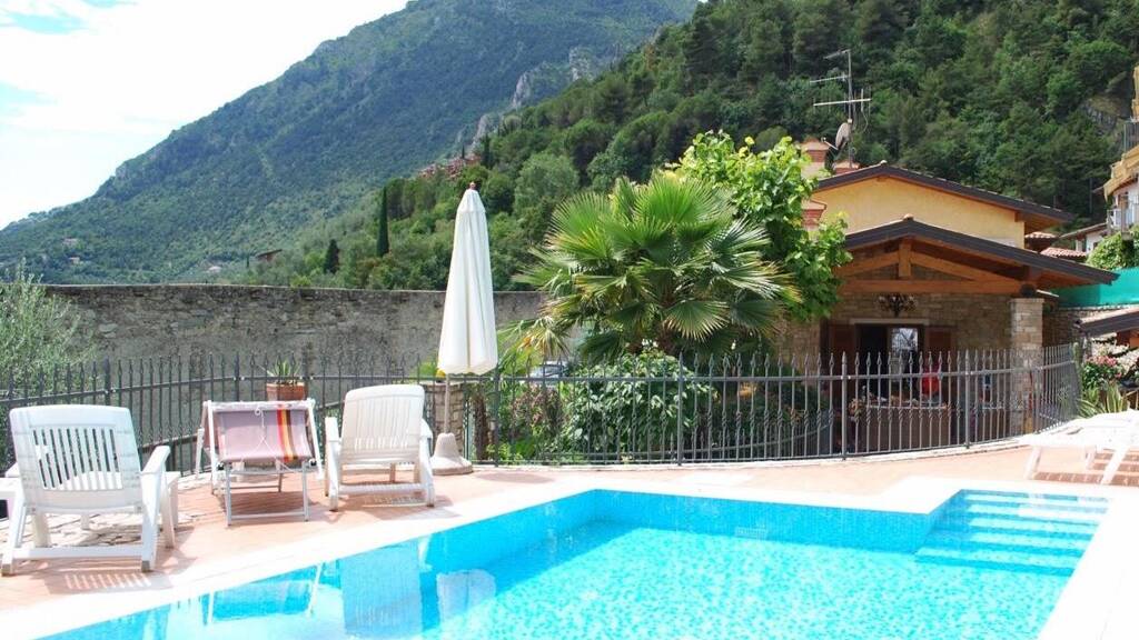 Haus zum Kauf 6 Zimmer 370 m² 500 m² Grundstück Limone