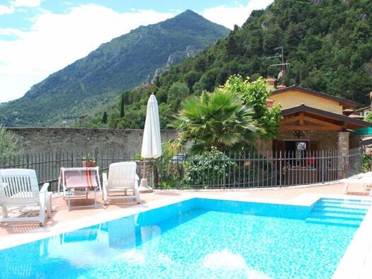 Haus zum Kauf 6 Zimmer 370 m² 500 m² Grundstück Limone Piemonte