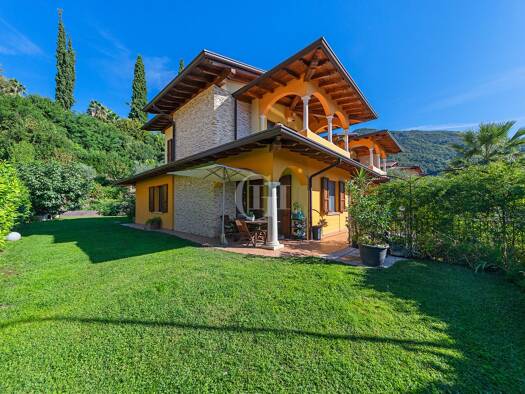 Einfamilienhaus zum Kauf 760.000 € 6 Zimmer 190 m² 500 m² Grundstück frei ab sofort Pozzo 87 Salò 25087