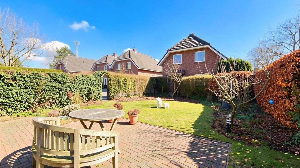 Charmantes Einfamilienhaus mit Raumwunder-Charakter auf sonnigem Grundstück - kurzfristig verfügbar