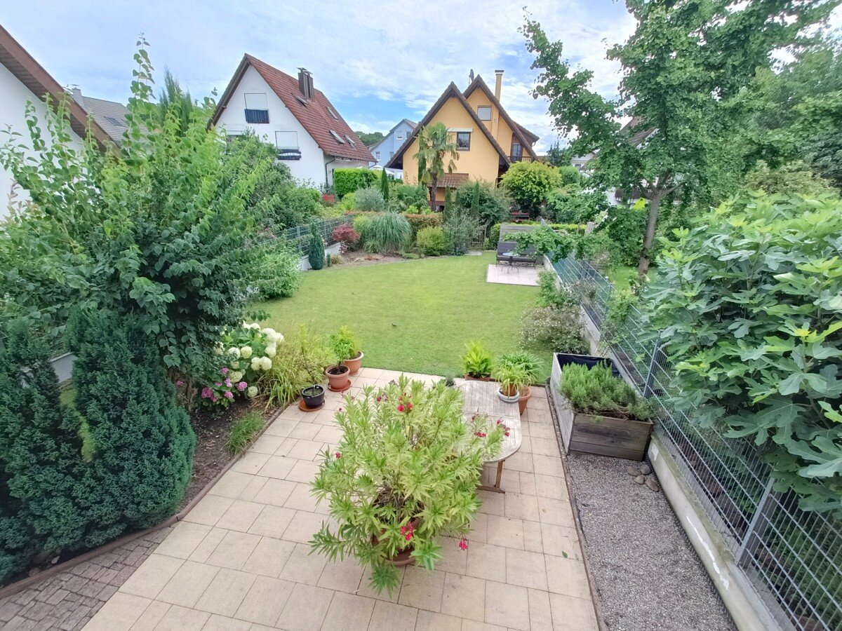 Mehrfamilienhaus zum Kauf 675.000 € 7 Zimmer 172,1 m²<br/>Wohnfläche 562 m²<br/>Grundstück Umkirch 79224