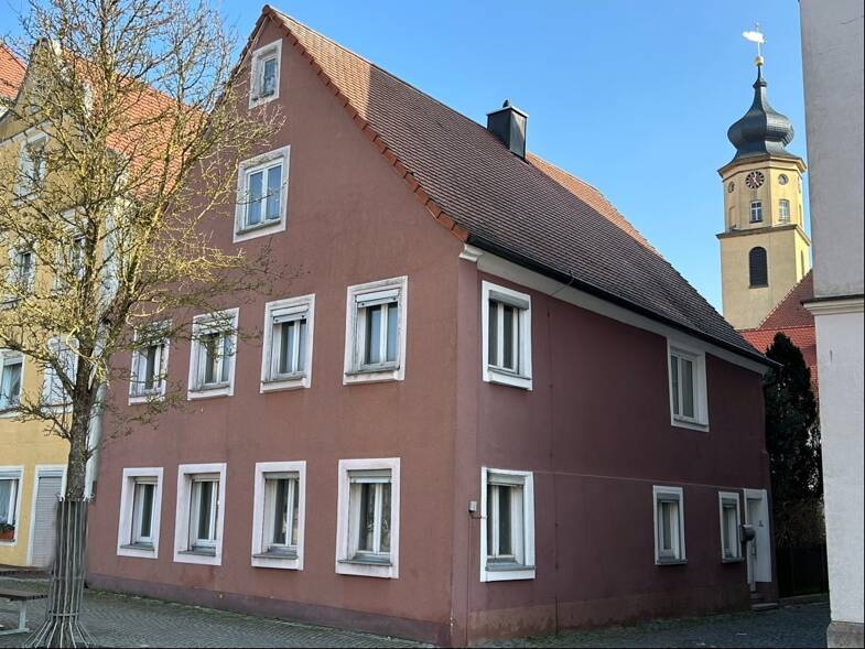 Einfamilienhaus zum Kauf 90.000 € 5 Zimmer 120 m² 149 m² Grundstück Wassertrüdingen Wassertrüdingen 91717