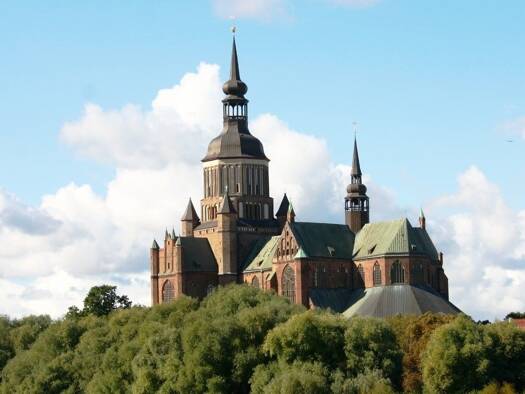 Mehrfamilienhaus zum Kauf 1.150.000 € 20 Zimmer 488,3 m² 535 m² Grundstück frei ab sofort Knieper Stralsund 18435