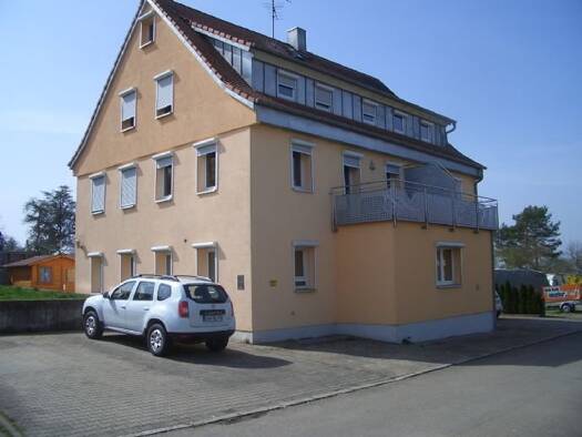 Studio zur Miete 450 € 2 Zimmer Dachgeschoss, 2. Geschoss frei ab sofort Ellrichshausen Satteldorf 74589