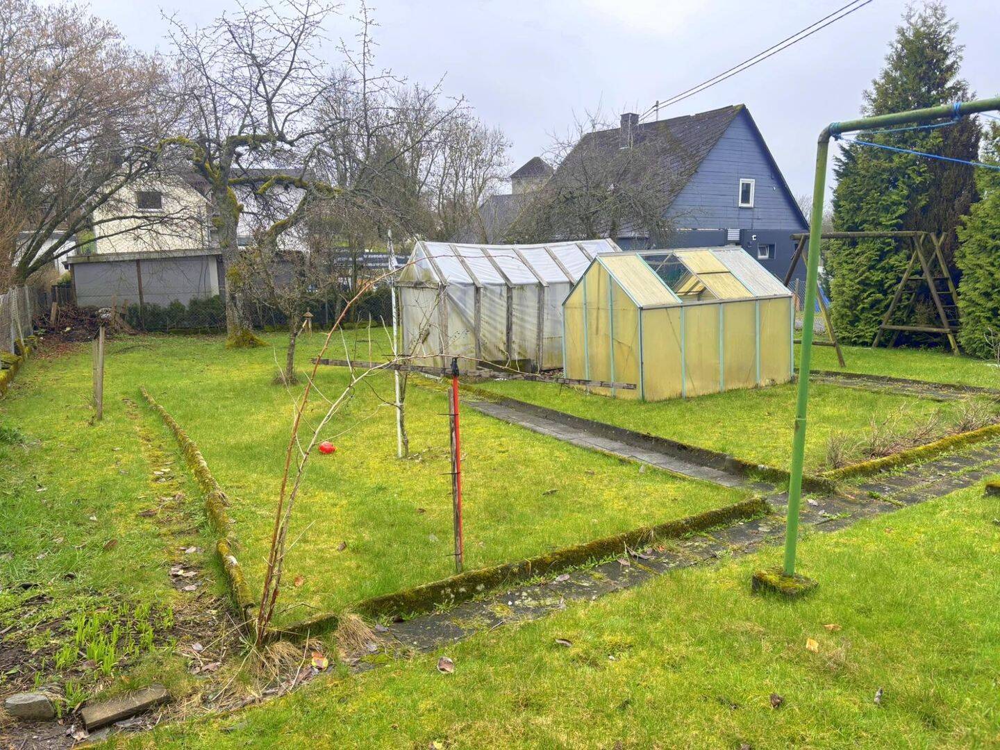 Immobilie in Rennerod - Zentral Wohnen und trotzdem sein eigenes Gartenparadies haben? Uriges Bauernhaus mit Scheune in Rennerod - Bild 4