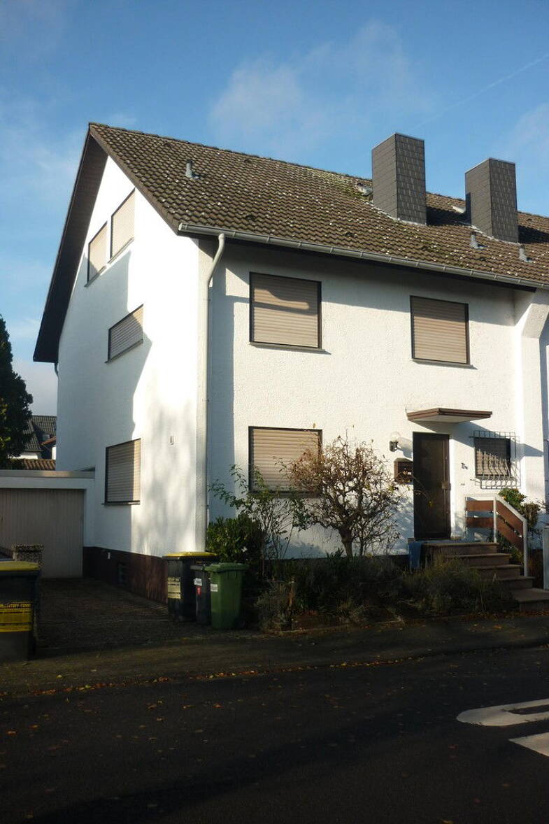 Doppelhaushälfte zur Miete 2.600 € 9 Zimmer 250 m² 300 m² Grundstück frei ab 01.07.2025 Bürgel Offenbach-Rumpenheim 63075