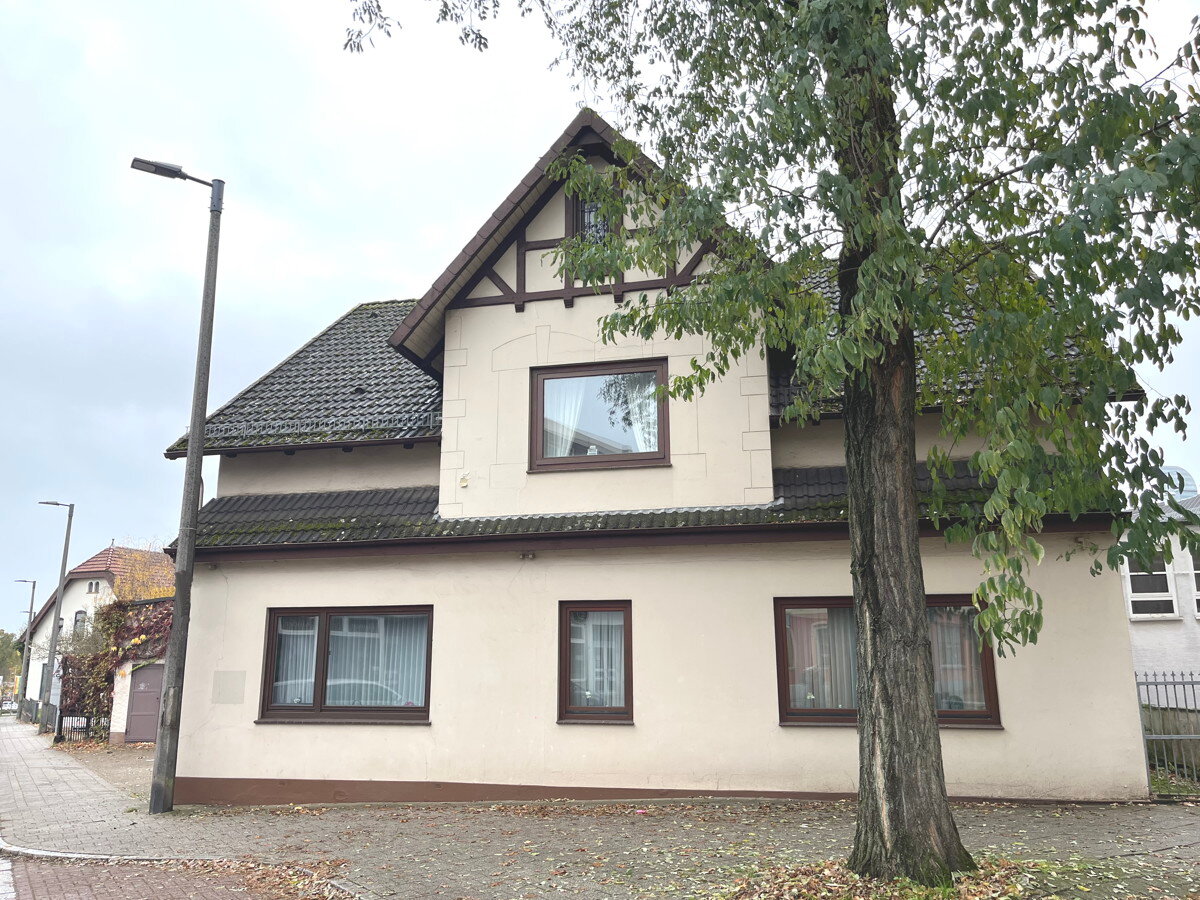 Einfamilienhaus zum Kauf 245.000 € 10 Zimmer 256 m²<br/>Wohnfläche 538 m²<br/>Grundstück Blumenthal Bremen / Blumenthal 28779