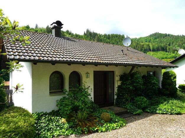Einfamilienhaus zum Kauf 255.000 € 5,5 Zimmer 115 m² 480 m² Grundstück frei ab sofort Schiltach Schiltach 77761