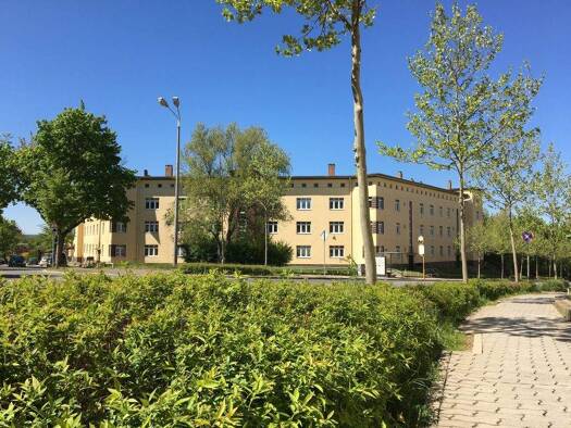 Wohnung zur Miete 728 € 3 Zimmer 72,8 m² 2. Geschoss frei ab 01.11.2026 Straße des Bergmanns 58 Innenstadt Gera 07545