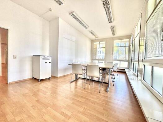 Bürofläche zur Miete provisionsfrei 10,50 € 138 m² Bürofläche teilbar ab 138 m² Bindersleben Erfurt 99092